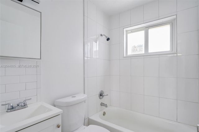 1630 NW 18th St 3, Miami, FL 33125