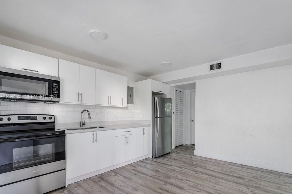 1630 NW 18th St 3, Miami, FL 33125
