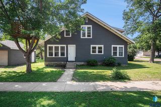 703 W Center St, Madison, SD 57042