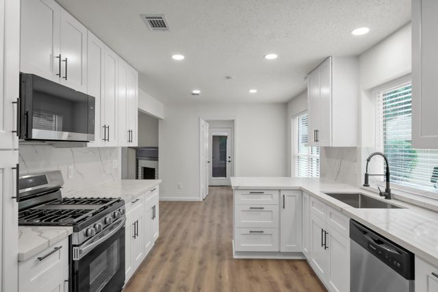 155 Rushwing Place, The Woodlands, TX 77381