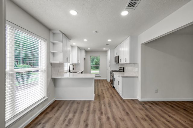 155 Rushwing Place, The Woodlands, TX 77381
