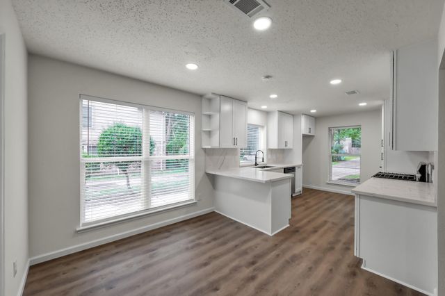 155 Rushwing Place, The Woodlands, TX 77381