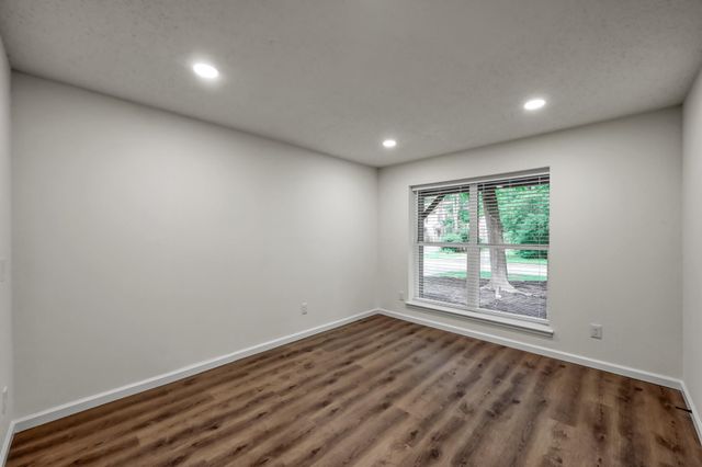 155 Rushwing Place, The Woodlands, TX 77381