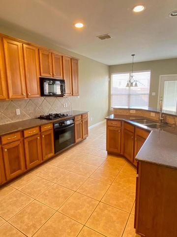 6204 diamond Drive, Mckinney, TX 75070