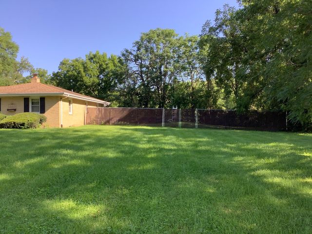 327 Old Hickory Road, New Lenox, IL 60451