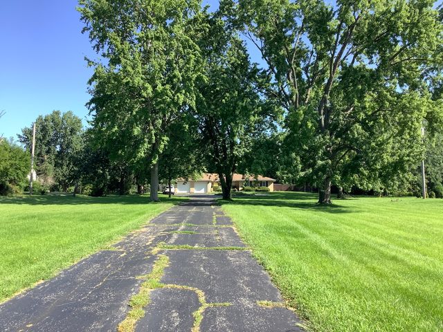 327 Old Hickory Road, New Lenox, IL 60451