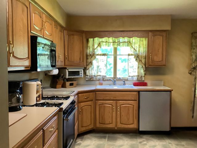327 Old Hickory Road, New Lenox, IL 60451