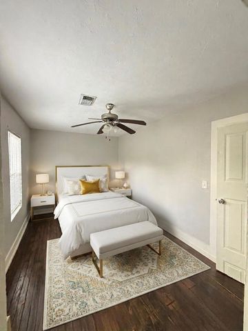 311 S 3rd Street, Highlands, TX 77562