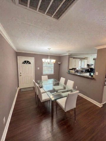 311 S 3rd Street, Highlands, TX 77562
