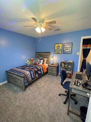 311 S 3rd Street, Highlands, TX 77562