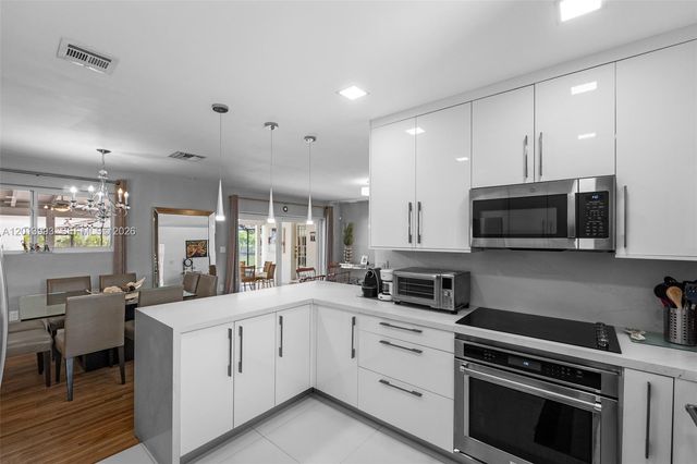 12425 SW 91st Ave, Miami, FL 33176