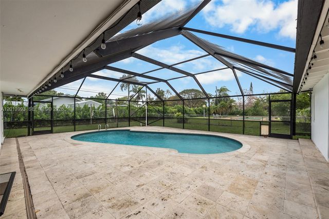 12425 SW 91st Ave, Miami, FL 33176