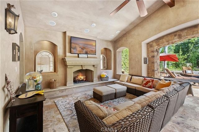 25 Via Terracaleta, Coto De Caza, CA 92679