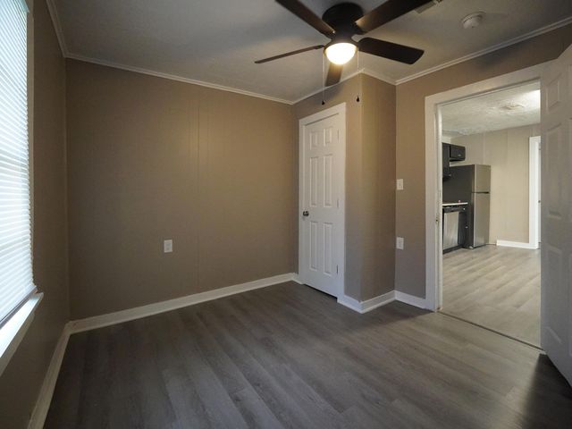 735 N Brown Avenue, Springfield, MO 65802