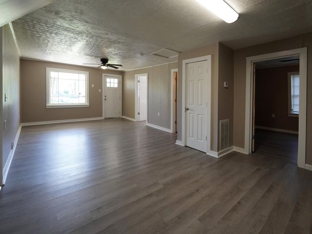 735 N Brown Avenue, Springfield, MO 65802