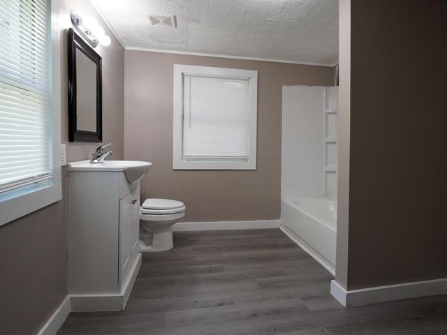 735 N Brown Avenue, Springfield, MO 65802