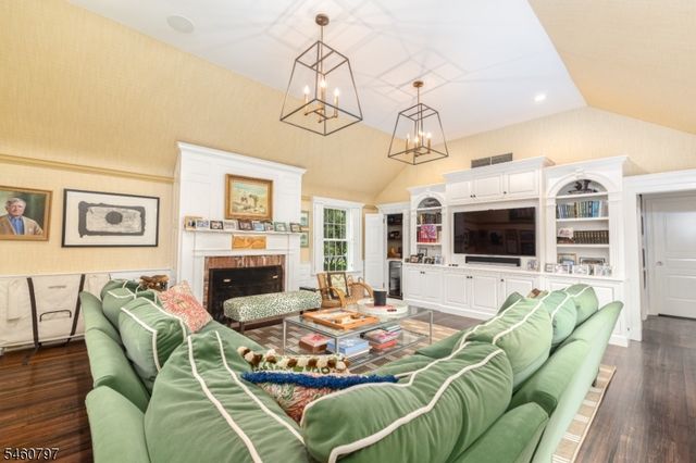 1 Park Ln, Madison Boro, NJ 07940