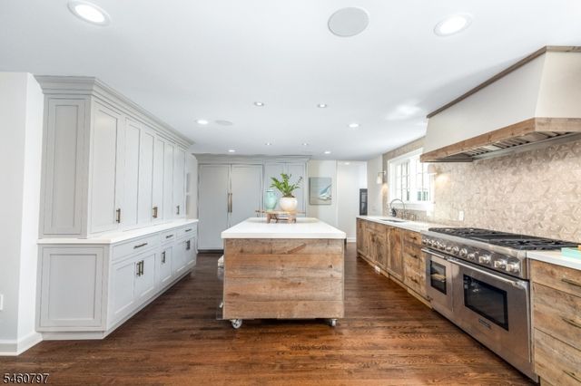 1 Park Ln, Madison Boro, NJ 07940
