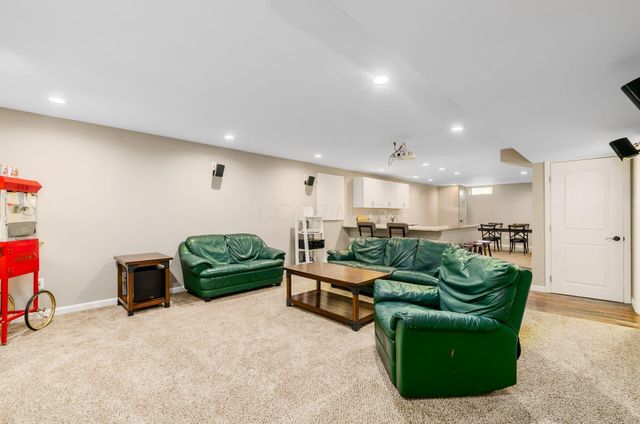 3277 Garrison Court, Hilliard, OH 43026