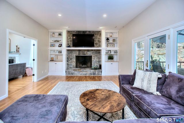 124 Shady Knoll Drive, Stamford, CT 06903