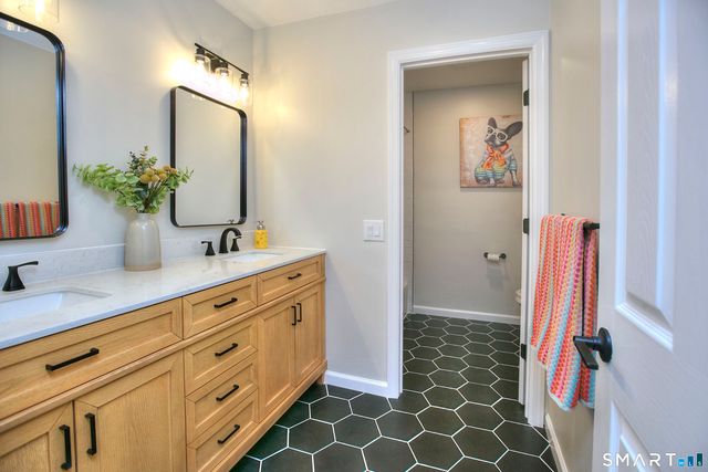 124 Shady Knoll Drive, Stamford, CT 06903