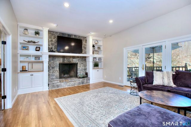 124 Shady Knoll Drive, Stamford, CT 06903