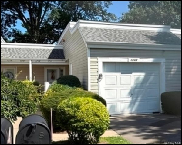 1203 Cabot Court, Saint James, NY 11780