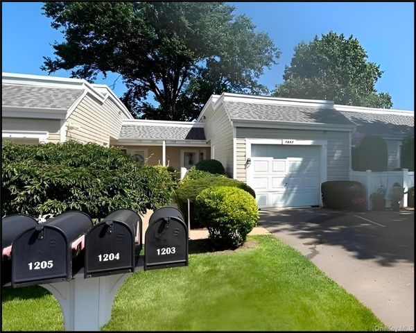 1203 Cabot Court, Saint James, NY 11780
