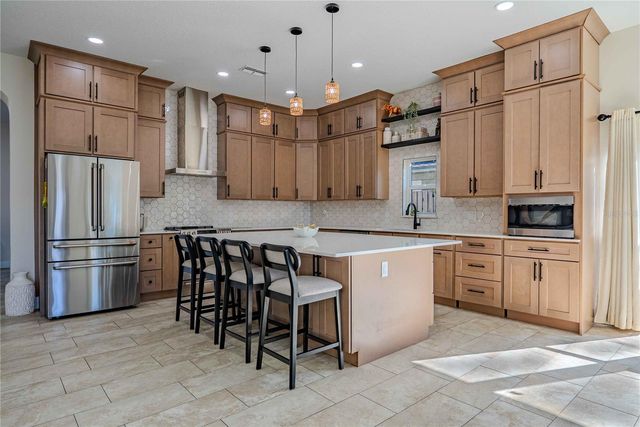 519 W 122ND AVENUE, Tampa, FL 33612