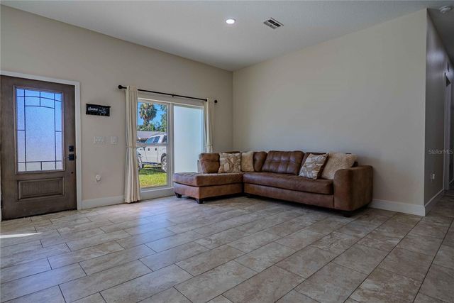 519 W 122ND AVENUE, Tampa, FL 33612