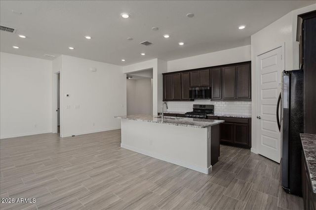 16786 W CIELO GRANDE Avenue, Surprise, AZ 85387