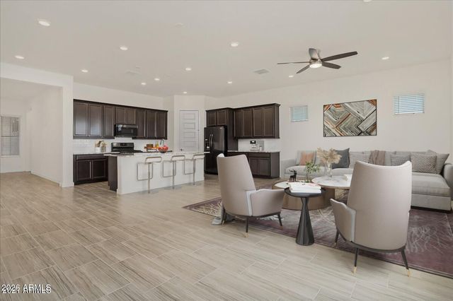 16786 W CIELO GRANDE Avenue, Surprise, AZ 85387