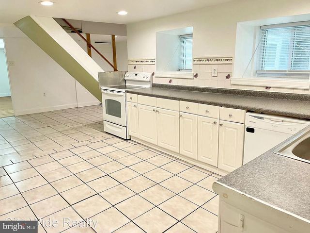 4640 SANSOM ST, Philadelphia, PA 19139