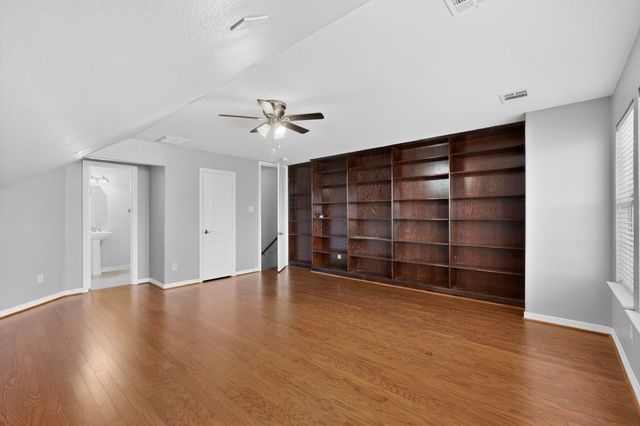 100 Shumard Court, Irving, TX 75063