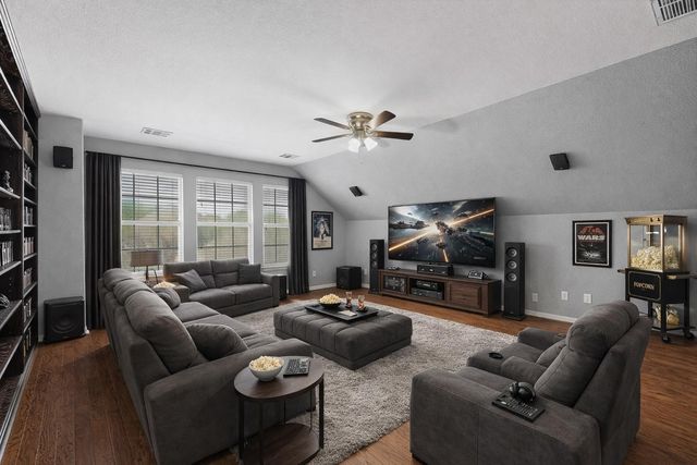 100 Shumard Court, Irving, TX 75063