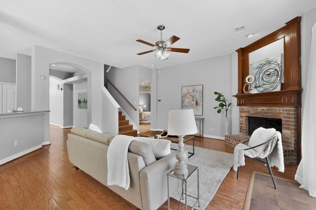 100 Shumard Court, Irving, TX 75063