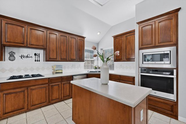 100 Shumard Court, Irving, TX 75063