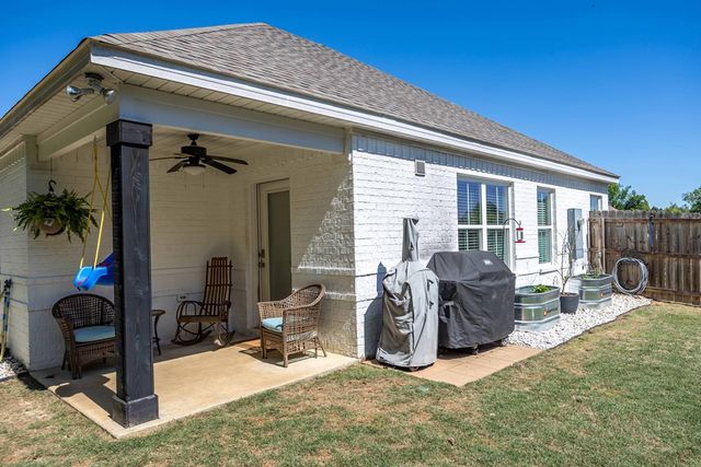 90 Quail Run Avenue, Smiths Station, AL 36877