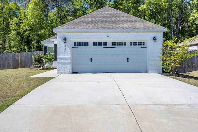 90 Quail Run Avenue, Smiths Station, AL 36877
