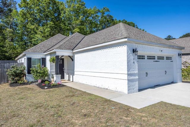 90 Quail Run Avenue, Smiths Station, AL 36877
