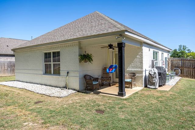 90 Quail Run Avenue, Smiths Station, AL 36877