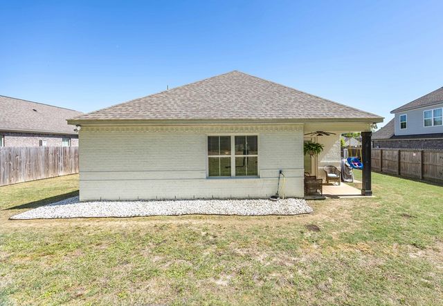 90 Quail Run Avenue, Smiths Station, AL 36877