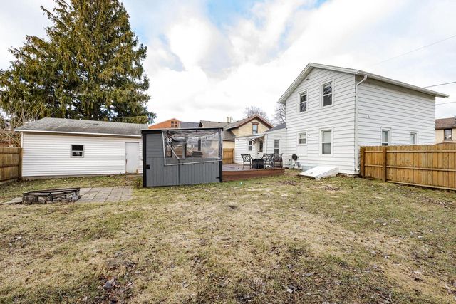 114 N 10th STREET, Watertown, WI 53094