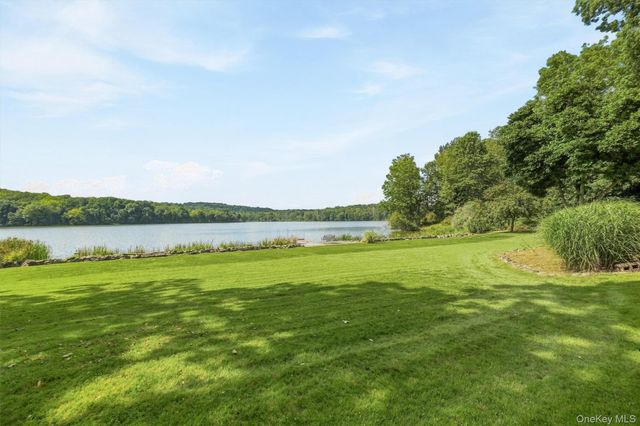 38 Shore Drive, Blooming Grove, NY 10914