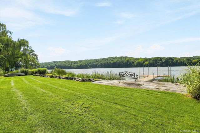 38 Shore Drive, Blooming Grove, NY 10914