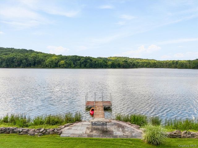 38 Shore Drive, Blooming Grove, NY 10914
