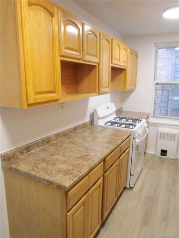 4320 Van Cortlandt Park E 3F, Bronx, NY 10470
