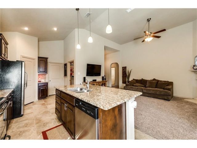 313 Delgany Trail, Fort Worth, TX 76052