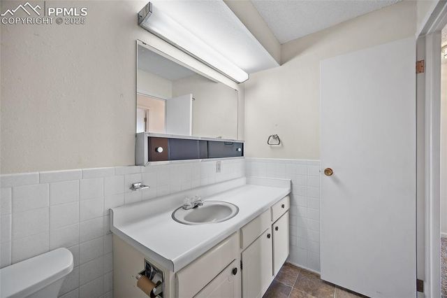 411 Lakewood Circle C902, Colorado Springs, CO 80910