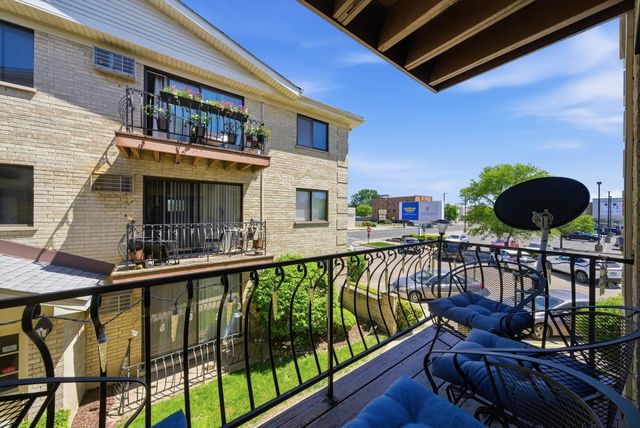 7204 W Cortland Street 205, Elmwood Park, IL 60707